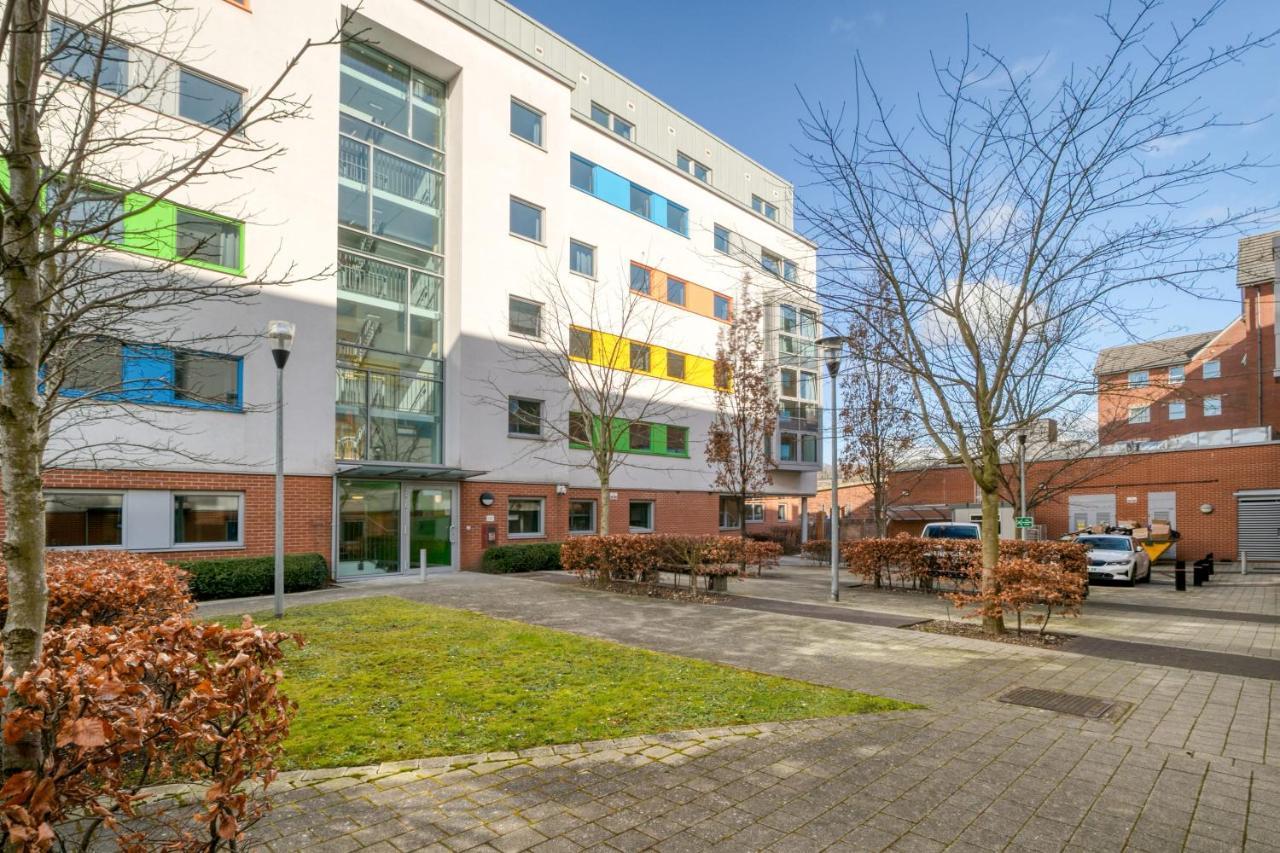 Bright & Central Room In Luton, Sleeps 2 Luton  Exterior foto